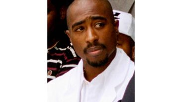 Las Vegas police arrested a man in connection to the 1996 murder of rapper Tupac Shakur Friday morning. Two unnamed officials brought the story to the media.