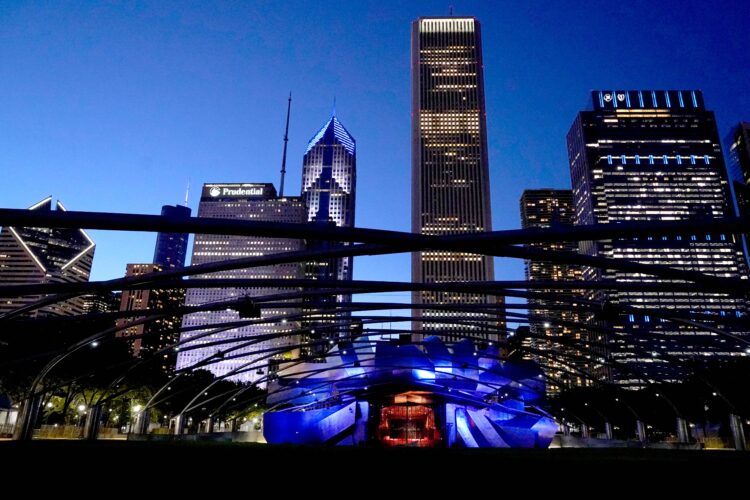 The iconic Signature Room at the 95th restaurant in the former John Hancock Center suddenly closed for good on Thursday, citing “severe economic hardship.”