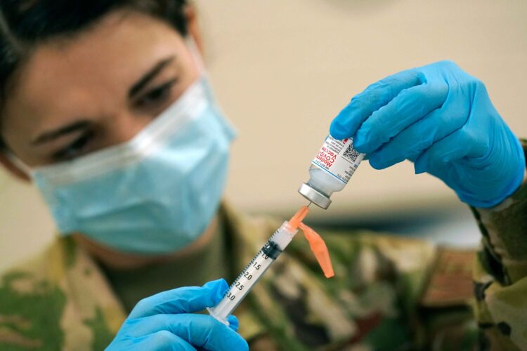 The US Army sent a letter to 2,000 servicemen discharged for refusing the COVID-19 vaccine, nudging them to reenlist as the Military faces a recruitment crisis. (AP