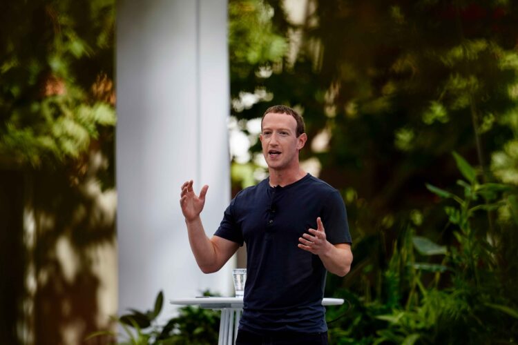 Facebook founder Mark Zuckerberg is reportedly building a $100 million compound complex in Hawaii that includes an underground bunker.