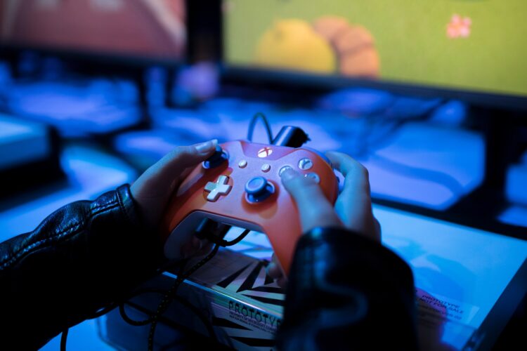 The FBI and the DHS should coordinate with gaming companies to root out “extremist content” among online gamers, the Government Accountability Office suggests.