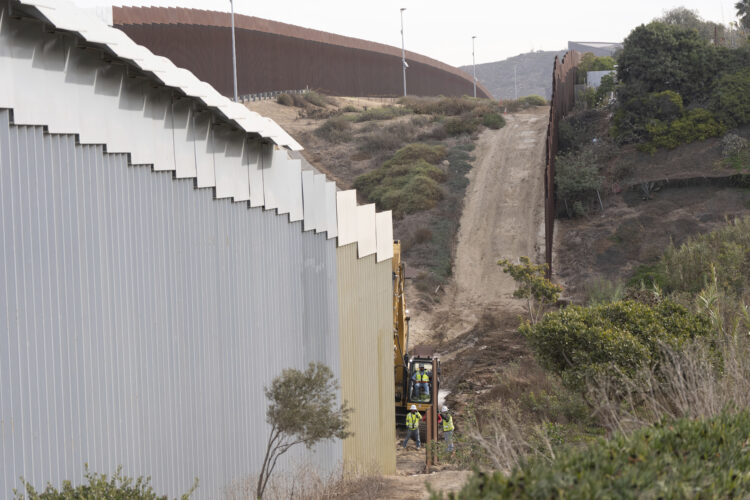 The US will increase its military presence at the Mexico border by deploying 1,000 additional active-duty troops. following an executive order from Donald Trump